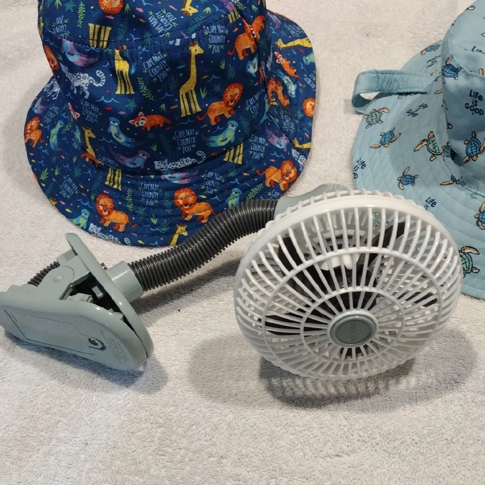 2 For 8 Sale Kids, Personal Fan With A Set Of 2 Stylish And Fun Blue Bucket Hats - Picture 4 of 4